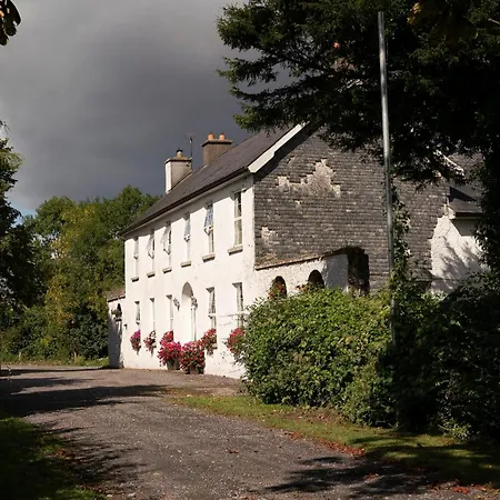 Willsgrove House Homestay *
