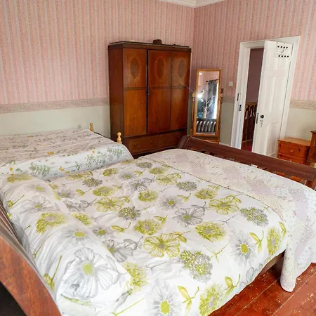 Willsgrove House *