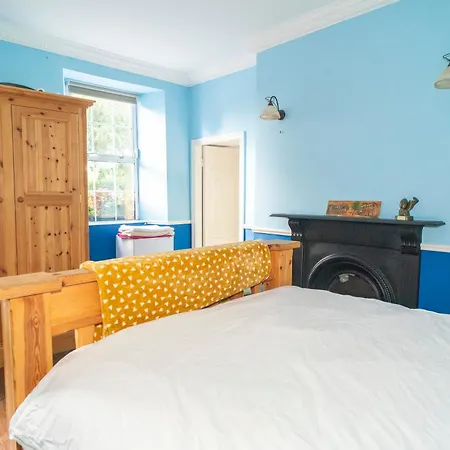 Willsgrove House *